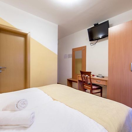 Guesthouse Kolesar 돌레니스케토플리체 외부 사진